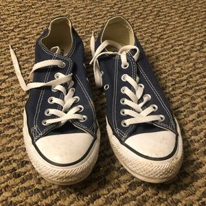 Navy blue converse